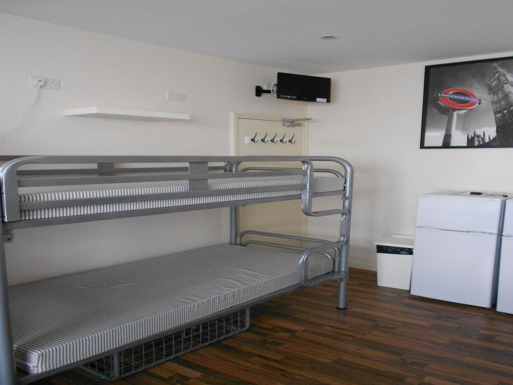 Mapesbury Hostel London Room photo